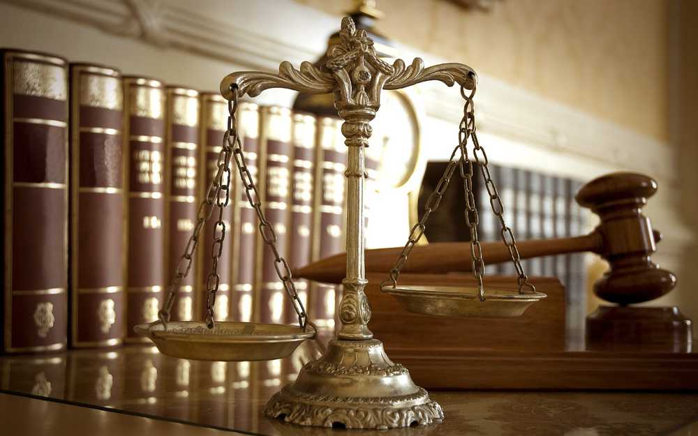Legal-scales-books-gavel-Image